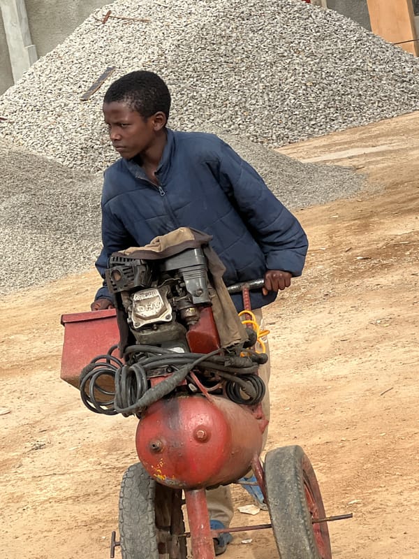 Construction work and daily life documented in Barakin Lerawi