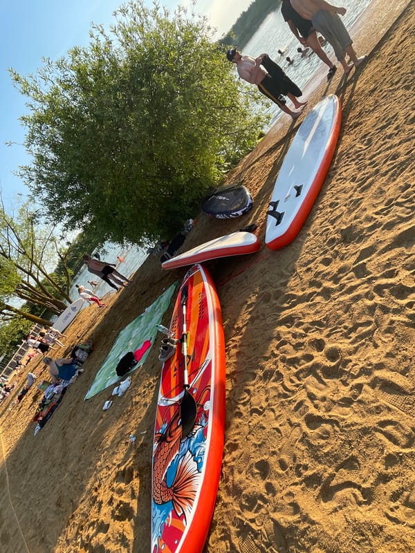 Muscovites enjoy late afternoon recreation across city parks and waterfront