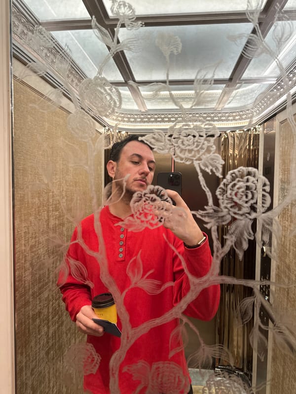 Person visits luxury London hotels in 16-minute span