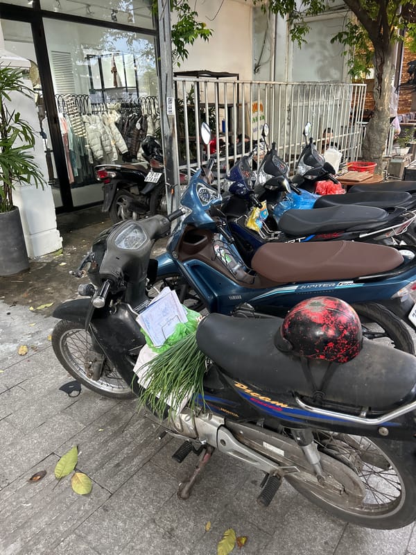 Daytime street life documented across Nha Trang Ward, Vietnam