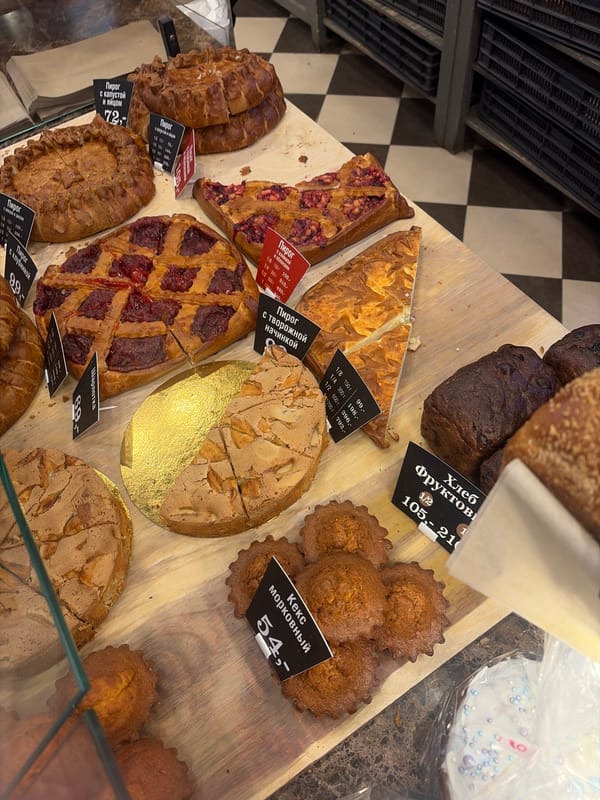 Morning bakery activity documented in Saint Petersburg