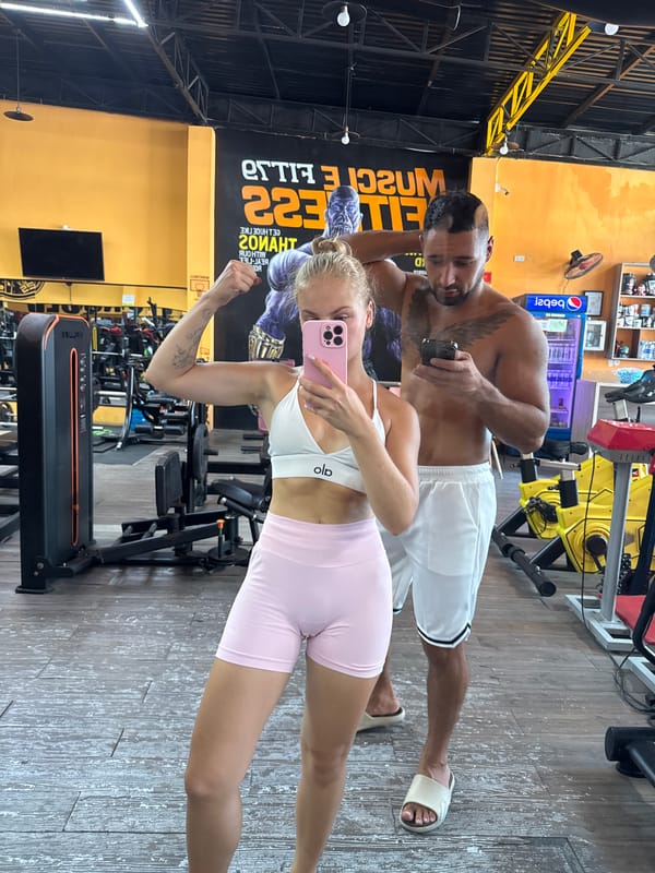 Gym session selfies and workouts in Nha Trang, Vietnam