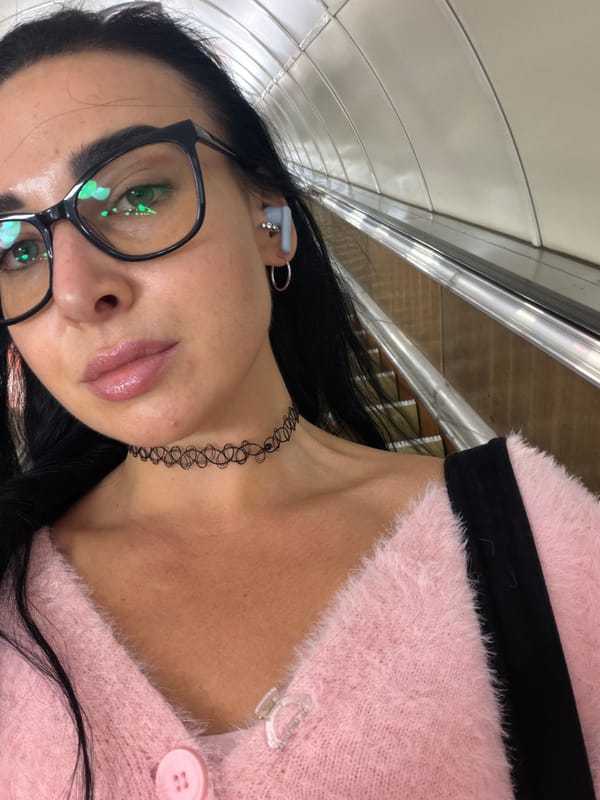 Saint Petersburg metro stations documented by witnesses during evening commute