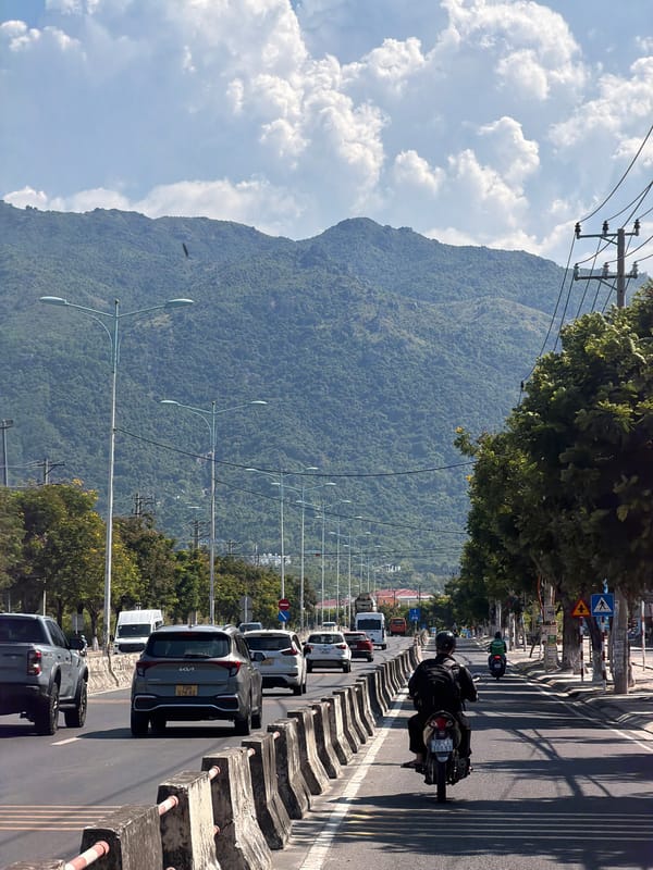 Morning traffic scenes across Nam Nha Trang Ward streets