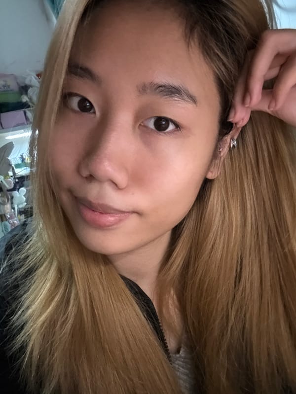 Portrait session documented in Chongqing apartment over 50 minutes