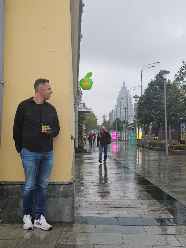 Rainy afternoon street scenes from central Moscow