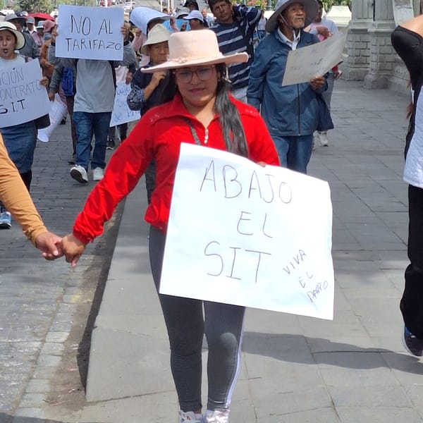 Cayma District Protesters March Through Downtown Arequipa