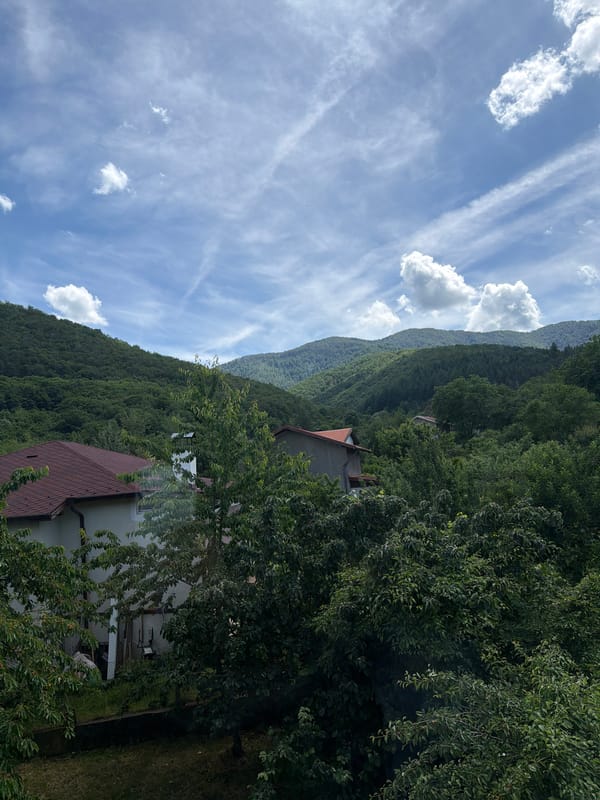 Clear skies with cirrus clouds observed over Pravets mountains