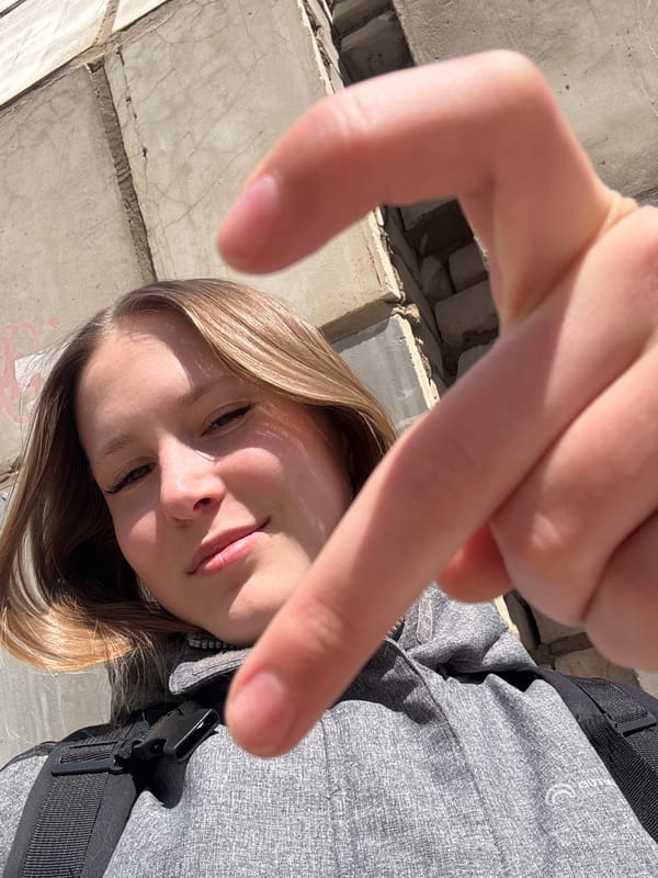 Person documents morning selfie session in Chaikovsky, Russia