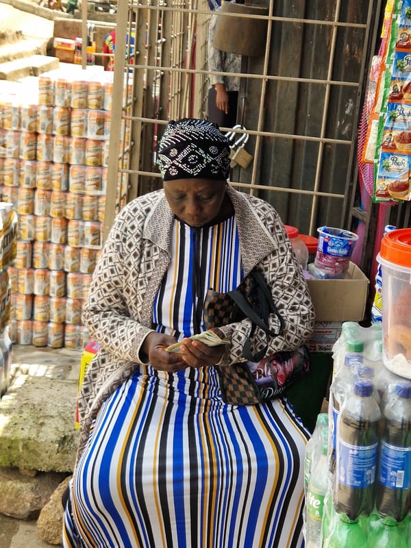 Everyday street market life in Kabong, Nigeria
