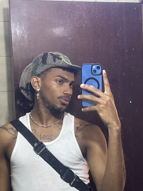 Young man films selfies, dances at Porlamar residence