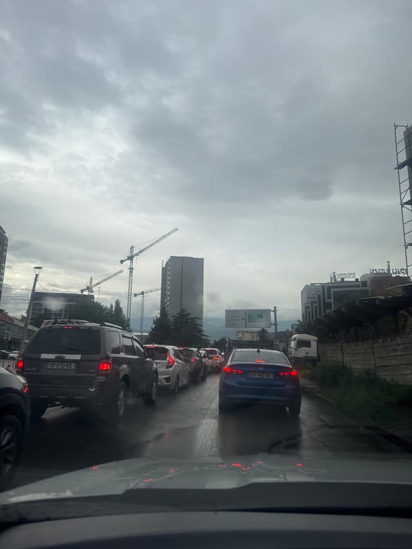 Rainy day traffic jam hits Tbilisi amid construction
