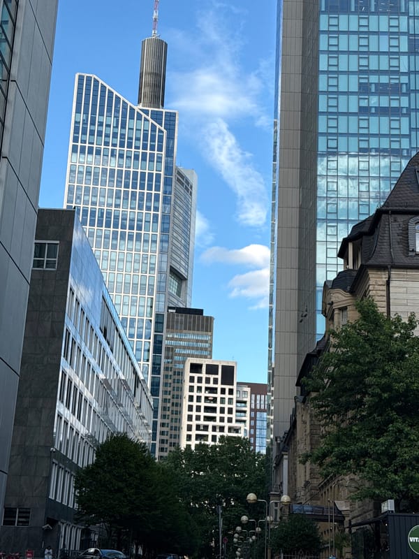 Street-level tour through Frankfurt's skyscraper district