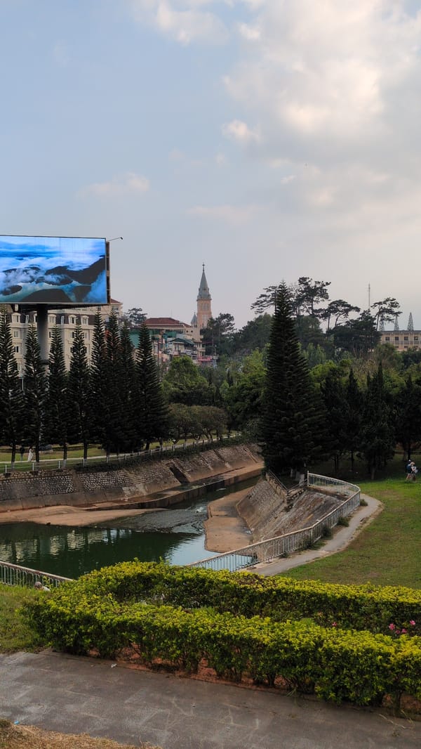 Vietnamese breakfast dining scene captured in Da Lat restaurant