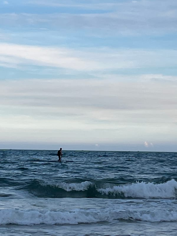 A busy, laid-back morning along the Mũi Né coastline