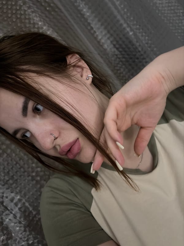 Woman photographed in indoor portrait session in Kaluzhskaya