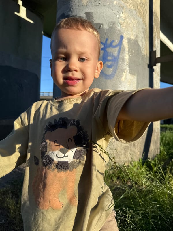 Child photographed in casual moments in Rusanovo, Russia
