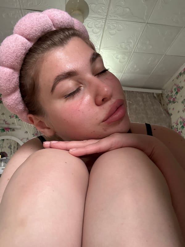 Woman with baby observed resting in Мещёры, Russia
