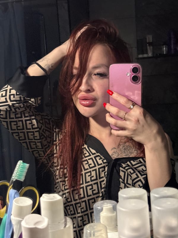 Woman takes bathroom selfies in Simferopol