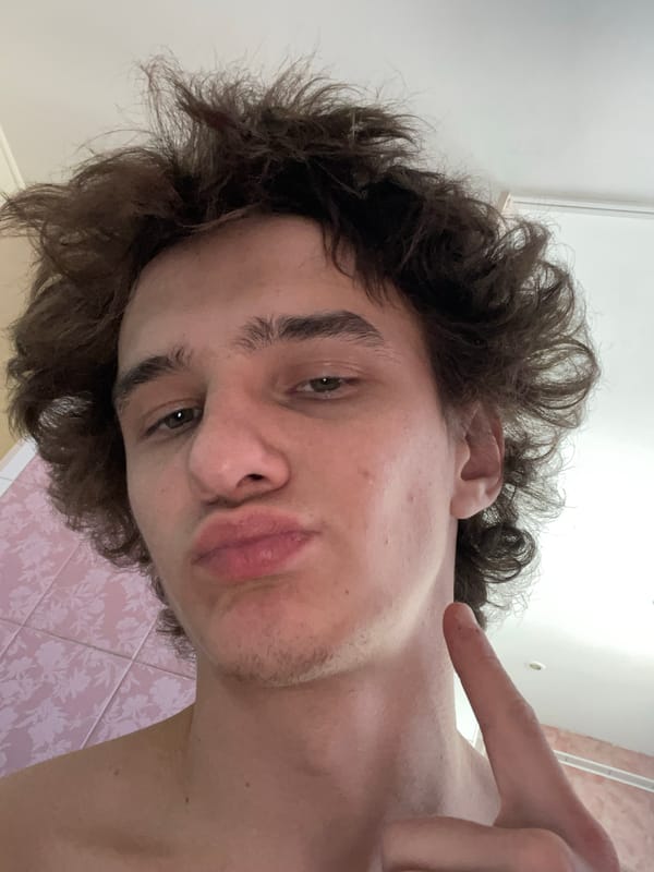 Man Takes Bathroom Selfies in Krasnoyarsk Home