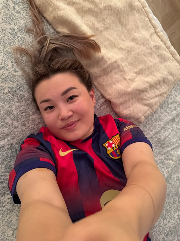 Barcelona kit, bedroom selfies, and Astana streets