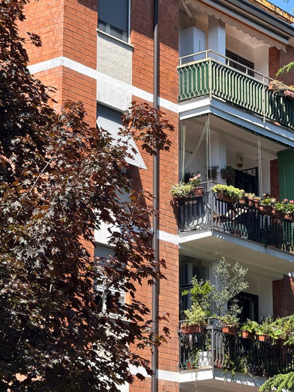 Quiet afternoon moments captured across Milan neighborhoods