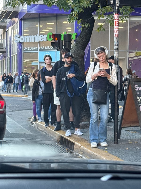 Routine street activity documented in Buenos Aires commercial district