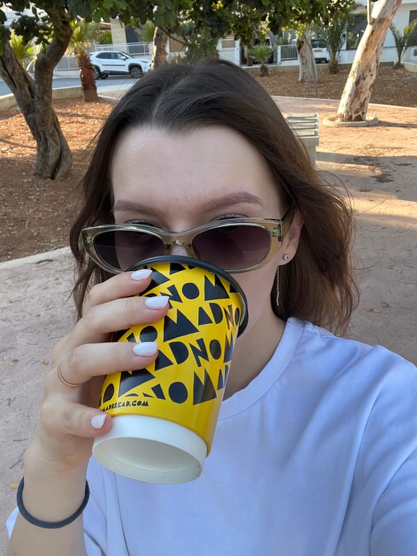 Afternoon life captured across Limassol: selfies, cats, basketball, cafes