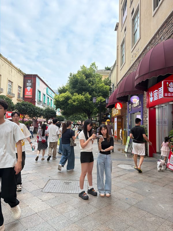 Sunday morning street life in Chongqing High-tech Zone