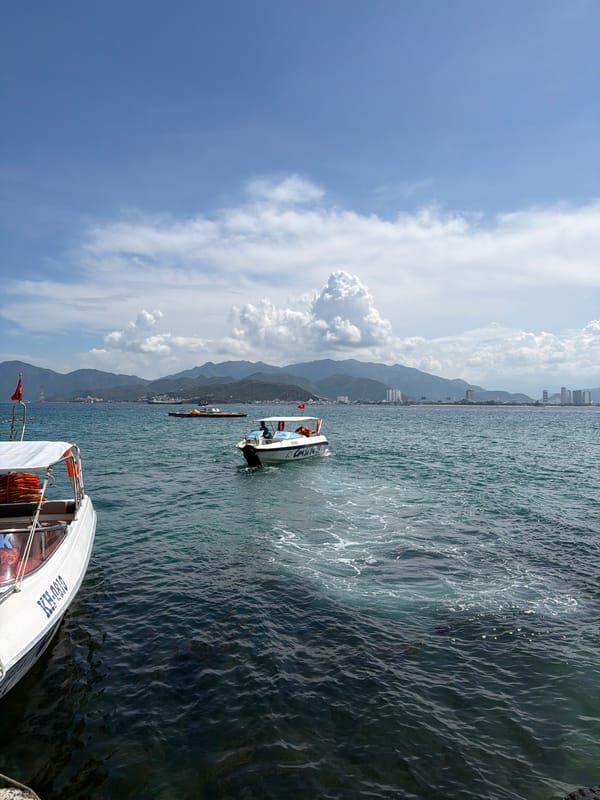 Morning coastal scenes captured in Nha Trang Ward