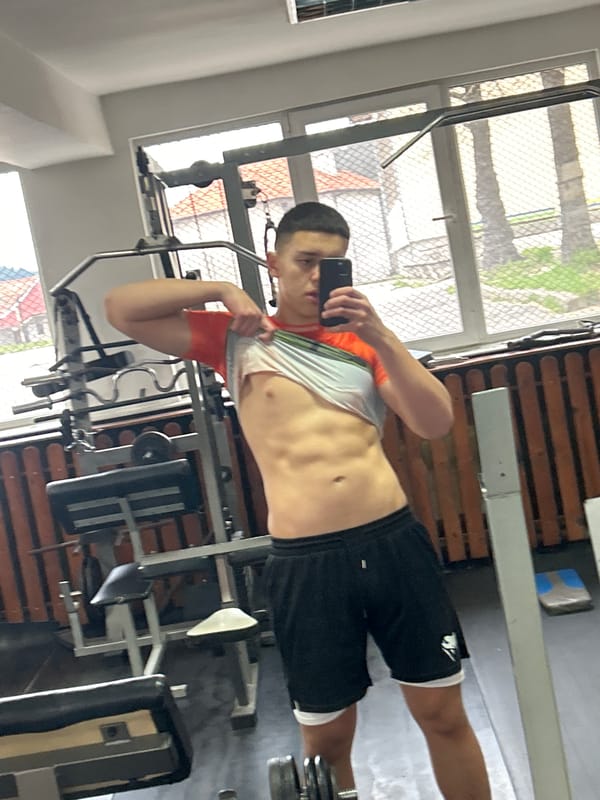 Man films workout session at Bulgarian gym