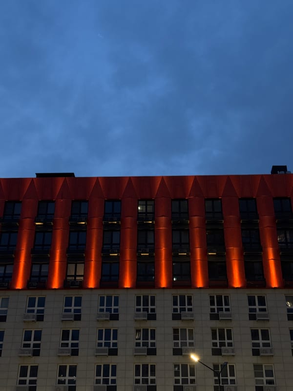 Distinctive two-toned building facade observed in Nizhny Novgorod