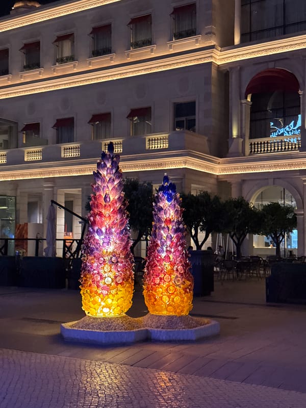 Nighttime art and architecture tour documented in Doha cultural districts