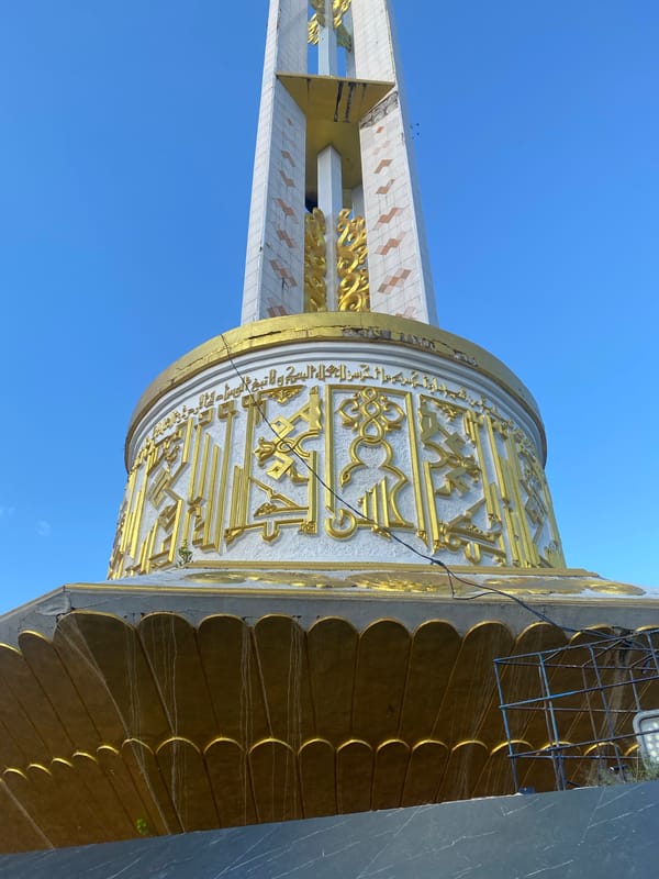 Morning hangout around Martapura's Diamond Monument and gem market