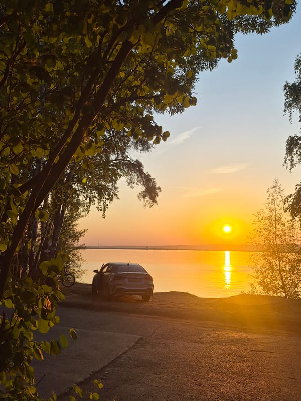 Waterfront sunset recreation captured across 25 minutes May 2026