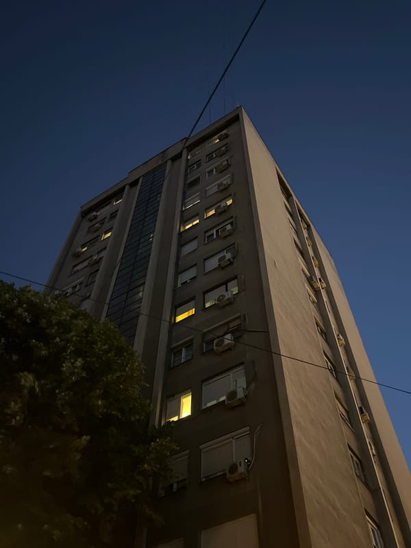 Nighttime residential building documentation in Belgrade captured by witness