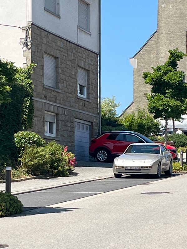 Street-level stroll through Saint-Vith on a sunny morning