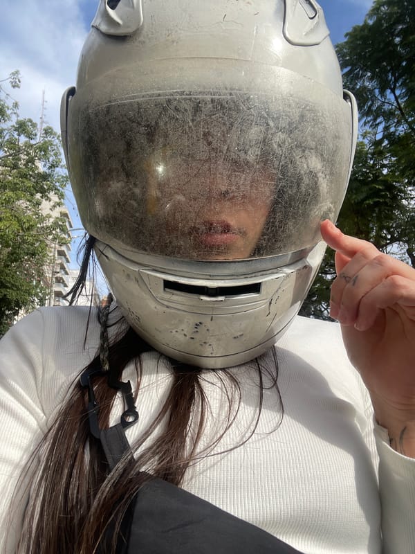 Motorcyclist spotted at Buenos Aires crosswalk during evening commute