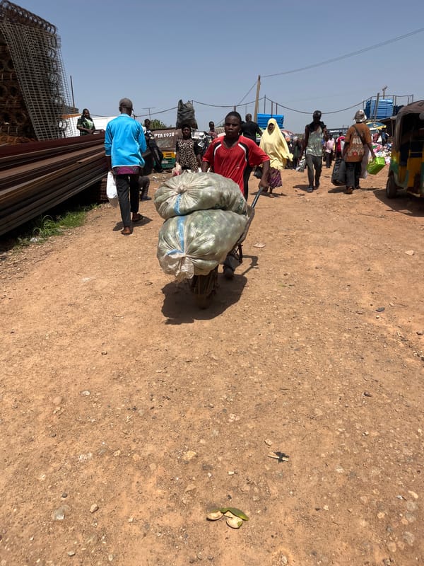 Morning trade in full swing at Gura Top market, Nigeria