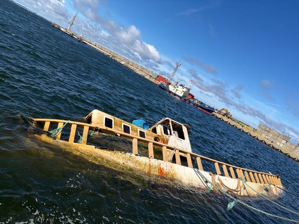 Fishing boat sinks in Estonian harbor waters near Viimsi