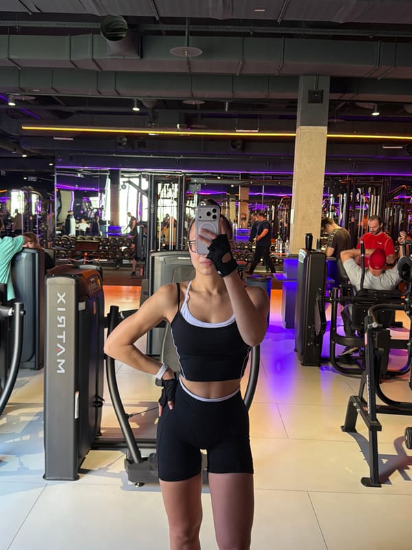 Woman documents gym workout with selfies in Podolsk