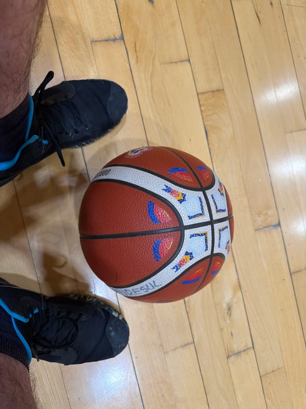 Basketball game played at Târgu Mureș gymnasium