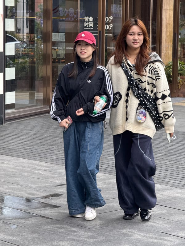 Early morning street scenes captured in Yuzhong District