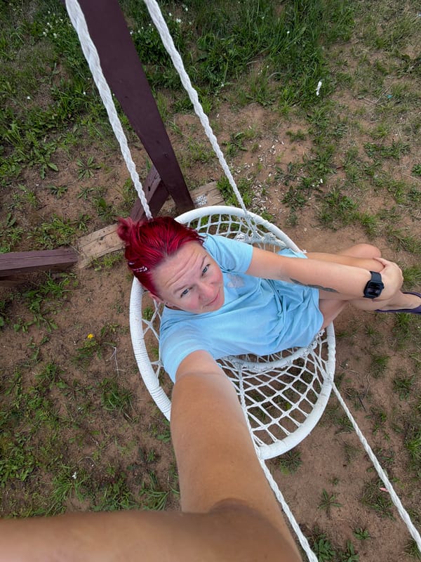 Backyard afternoon in Chaikovsky: hammocks, kids, and sunny play