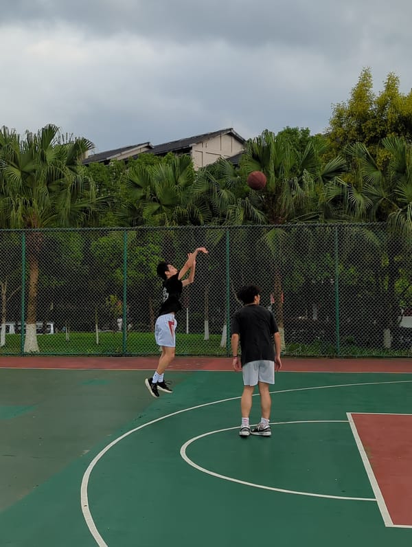 Morning sports activities observed at outdoor courts in Jiangjin