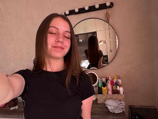 Woman documents morning selfie session in Bulgarian residence