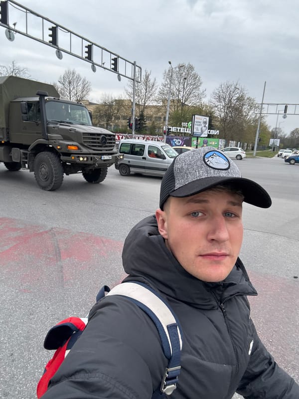 Military vehicle with personnel spotted at Plovdiv intersection