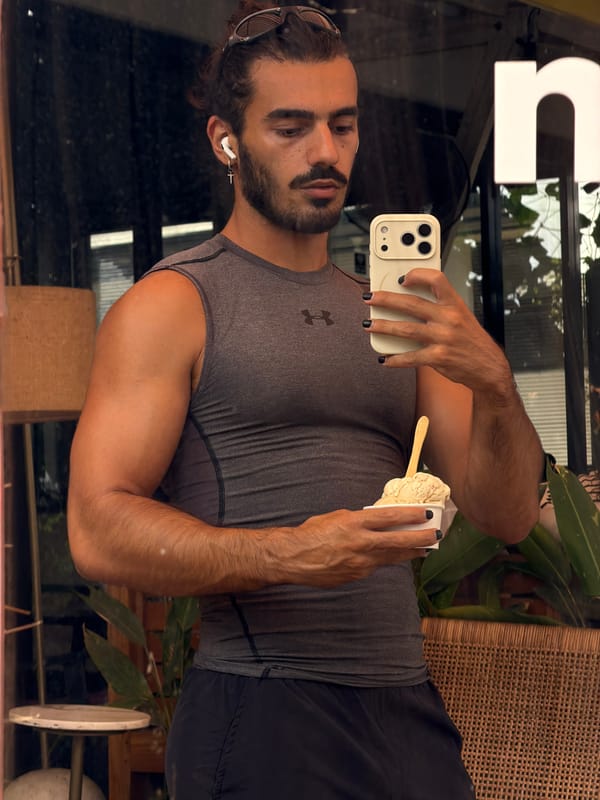 Mirror selfies and melting ice cream at a North Kuta shop