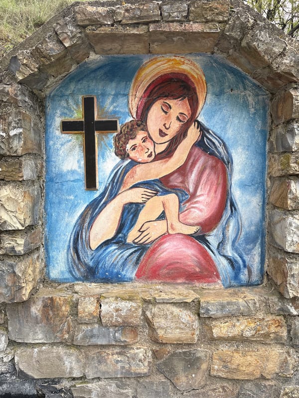 Religious artwork spotted in stone niche in Maglizh, Bulgaria