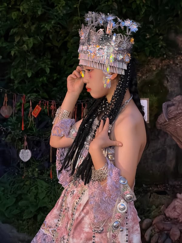Chongqing's Hongyadong buzzes with traditional costumes and evening crowds